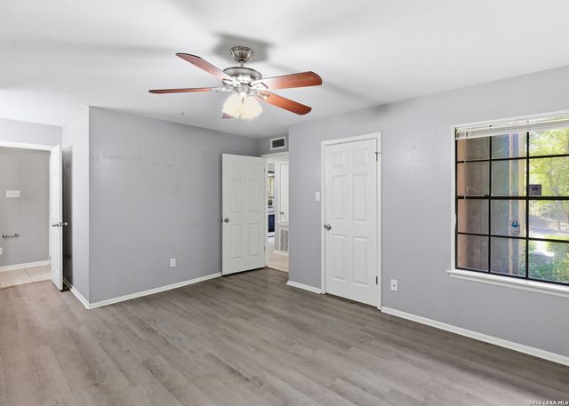 7711 Callaghan Rd Apt 705, San Antonio, TX 78229