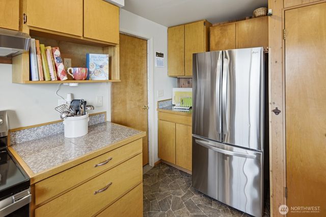 8208 Sandy Hook Drive, Clinton, WA 98236