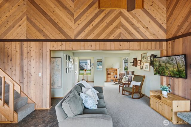 8208 Sandy Hook Drive, Clinton, WA 98236