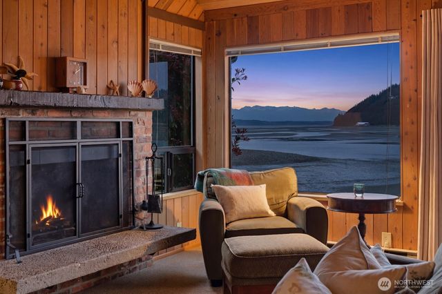 8208 Sandy Hook Drive, Clinton, WA 98236