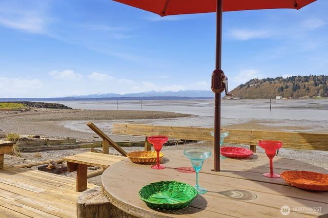 8208 Sandy Hook Drive, Clinton, WA 98236