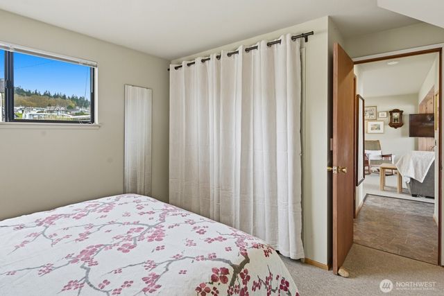 8208 Sandy Hook Drive, Clinton, WA 98236