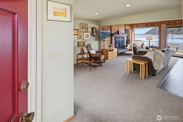 8208 Sandy Hook Drive, Clinton, WA 98236