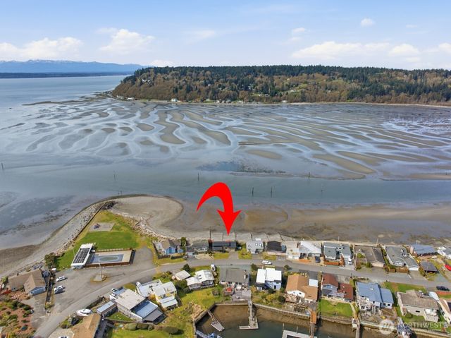 8208 Sandy Hook Drive, Clinton, WA 98236