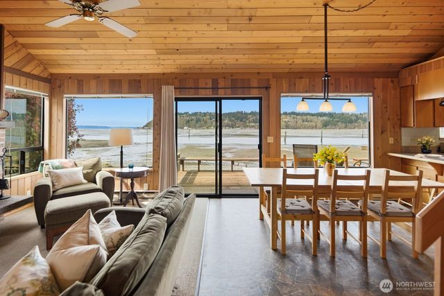 8208 Sandy Hook Drive, Clinton, WA 98236