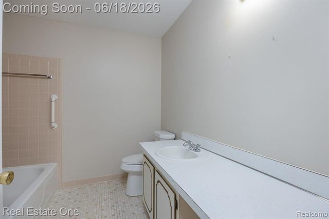 1534 Hidden Valley Lane, Rochester Hills, MI 48306