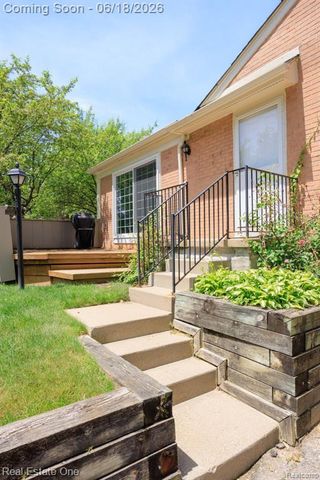 1534 Hidden Valley Lane, Rochester Hills, MI 48306