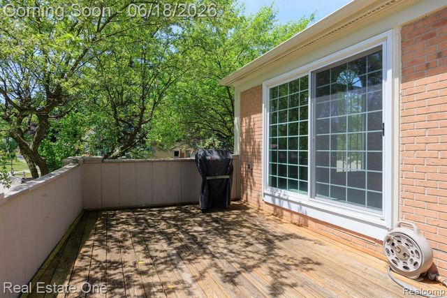 1534 Hidden Valley Lane, Rochester Hills, MI 48306
