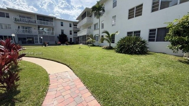450 Golden Isles Dr 2F, Hallandale Beach, FL 33009