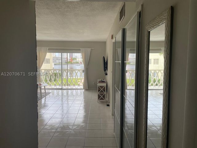 450 Golden Isles Dr 2F, Hallandale Beach, FL 33009
