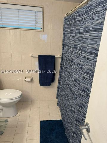 450 Golden Isles Dr 2F, Hallandale Beach, FL 33009