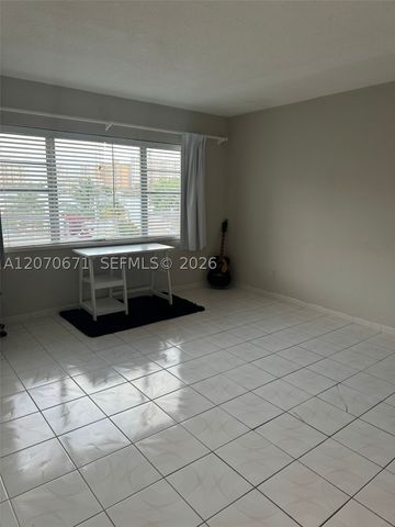 450 Golden Isles Dr 2F, Hallandale Beach, FL 33009