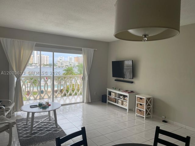 450 Golden Isles Dr 2F, Hallandale Beach, FL 33009