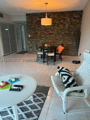 450 Golden Isles Dr 2F, Hallandale Beach, FL 33009