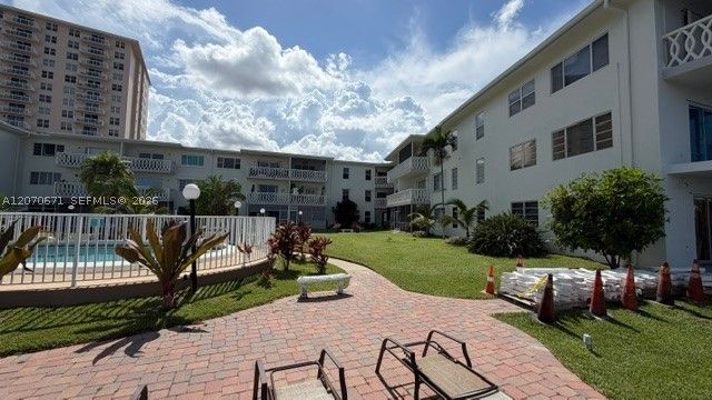 450 Golden Isles Dr 2F, Hallandale Beach, FL 33009