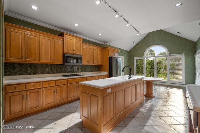 6509 Mt Batten Ct, Prospect, KY 40059