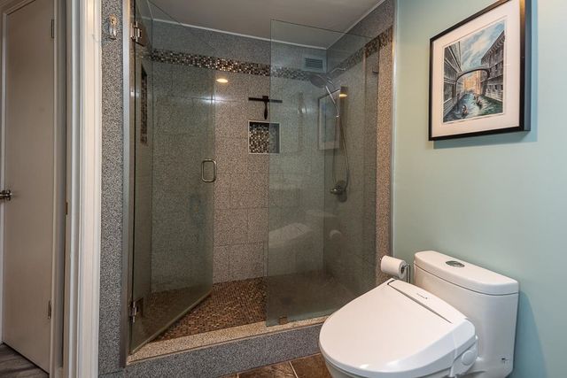 655 S Riverside Dr Apt 708B, Memphis, TN 38103