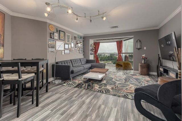 655 S Riverside Dr Apt 708B, Memphis, TN 38103