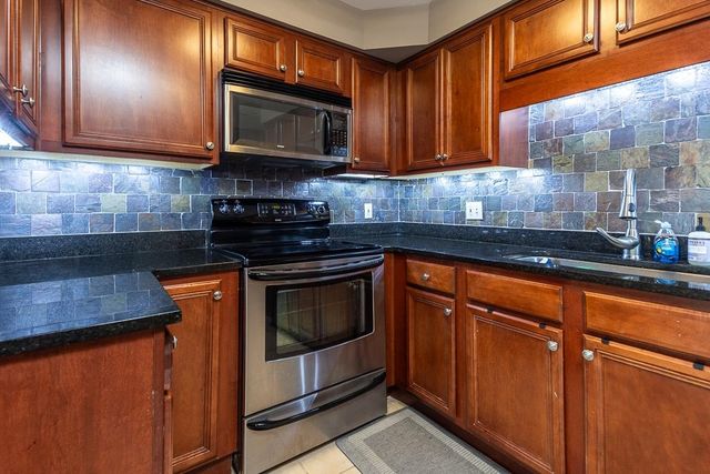 655 S Riverside Dr Apt 708B, Memphis, TN 38103
