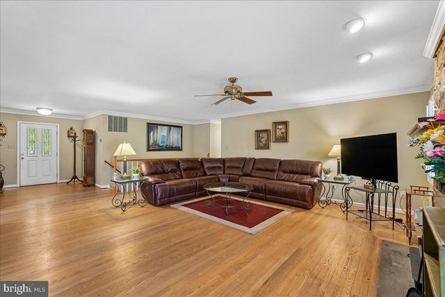 25501 FROSTY MEADOW LN, Aldie, VA 20105