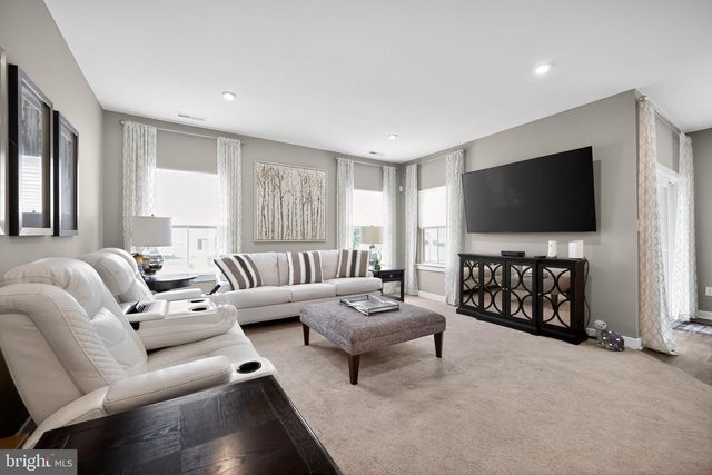 203 AMESBURY BLVD, Swedesboro, NJ 08085