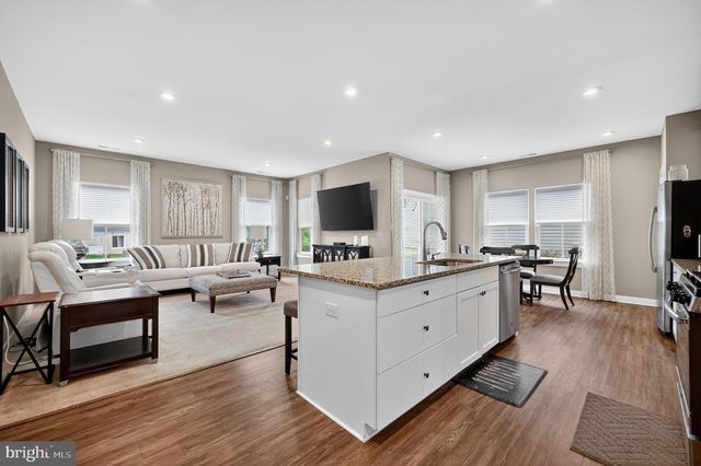 203 AMESBURY BLVD, Swedesboro, NJ 08085