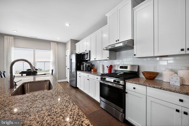 203 AMESBURY BLVD, Swedesboro, NJ 08085