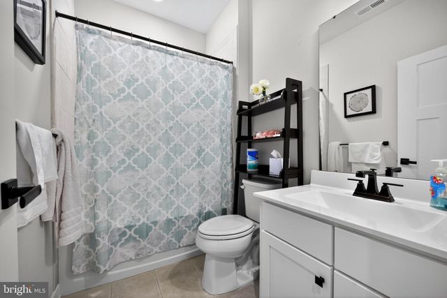 203 AMESBURY BLVD, Swedesboro, NJ 08085