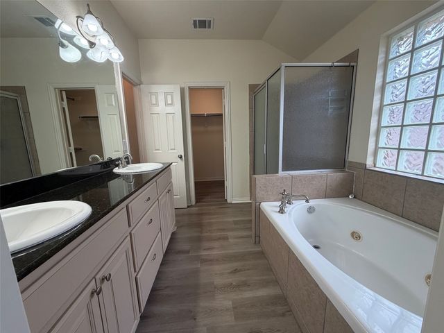 4324 Stone Hollow Way, Fort Worth, TX 76040