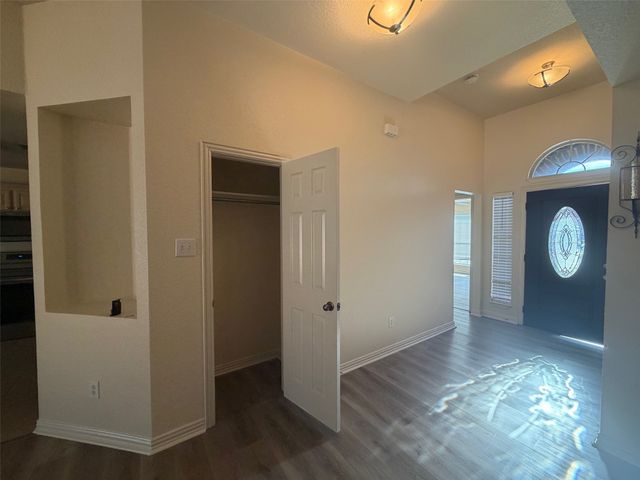 4324 Stone Hollow Way, Fort Worth, TX 76040