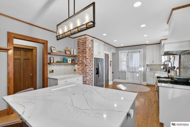 5004 Cuming Street, Omaha, NE 68132