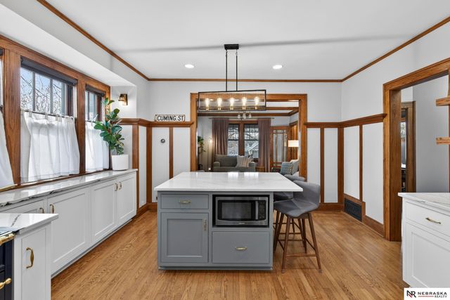 5004 Cuming Street, Omaha, NE 68132