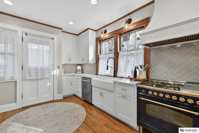 5004 Cuming Street, Omaha, NE 68132