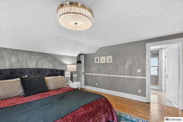 5004 Cuming Street, Omaha, NE 68132