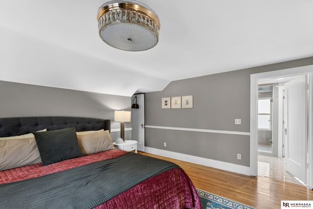 5004 Cuming Street, Omaha, NE 68132