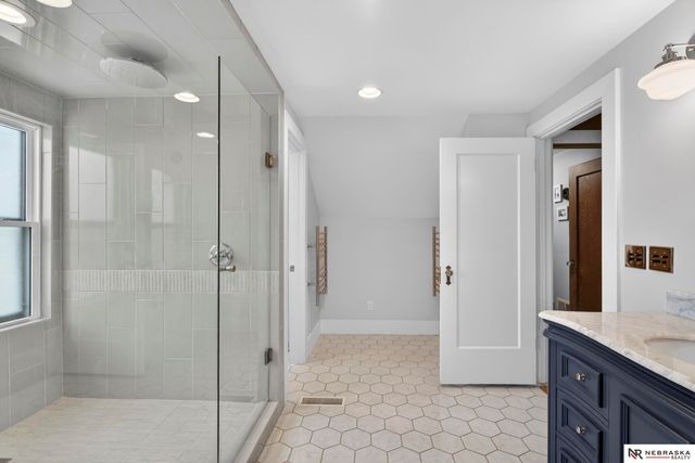 5004 Cuming Street, Omaha, NE 68132