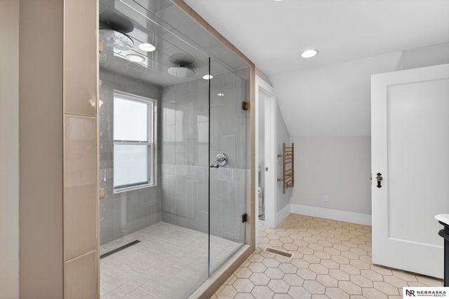 5004 Cuming Street, Omaha, NE 68132