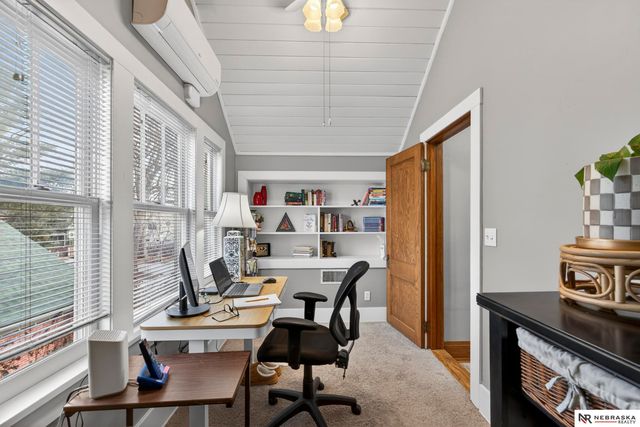 5004 Cuming Street, Omaha, NE 68132