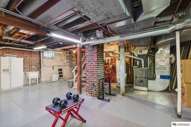 5004 Cuming Street, Omaha, NE 68132