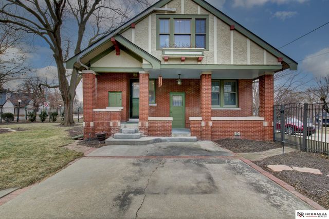 5004 Cuming Street, Omaha, NE 68132