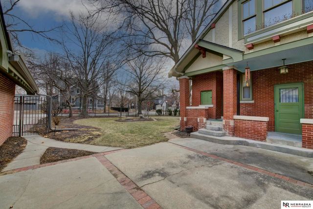 5004 Cuming Street, Omaha, NE 68132