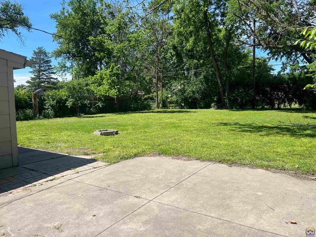2520 SW 22nd PK, Topeka, KS 66611
