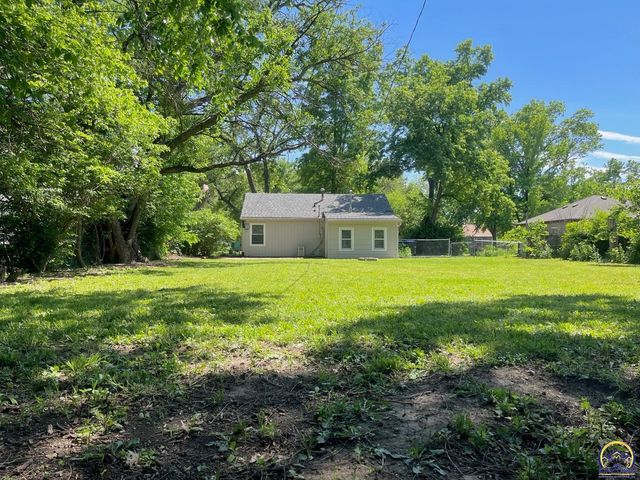 2520 SW 22nd PK, Topeka, KS 66611