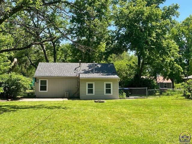 2520 SW 22nd PK, Topeka, KS 66611