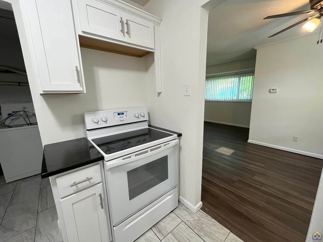 2520 SW 22nd PK, Topeka, KS 66611