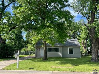 2520 SW 22nd PK, Topeka, KS 66611