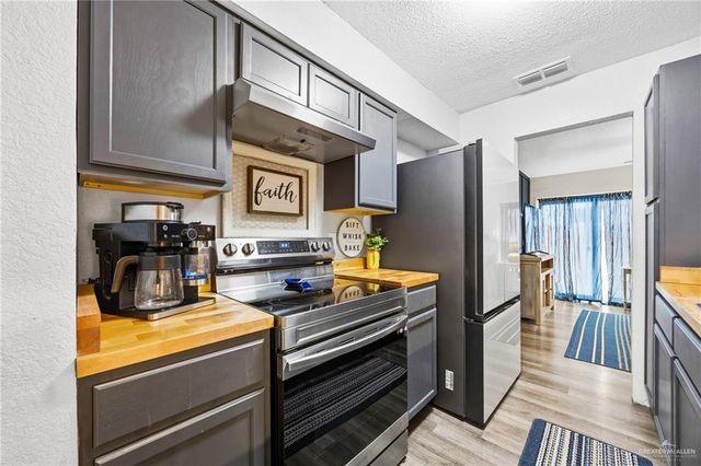 2004 Hawk Avenue, Mcallen, TX 78504