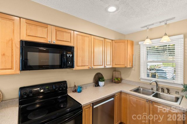 506 Catspaw Road, Statesville, NC 28677