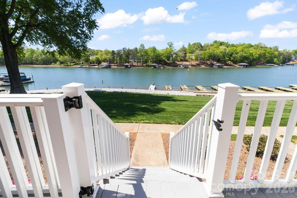 506 Catspaw Road, Statesville, NC 28677