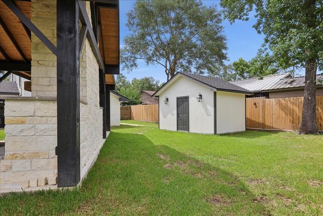 102 Timbercreek Lane, Lumberton, TX 77657